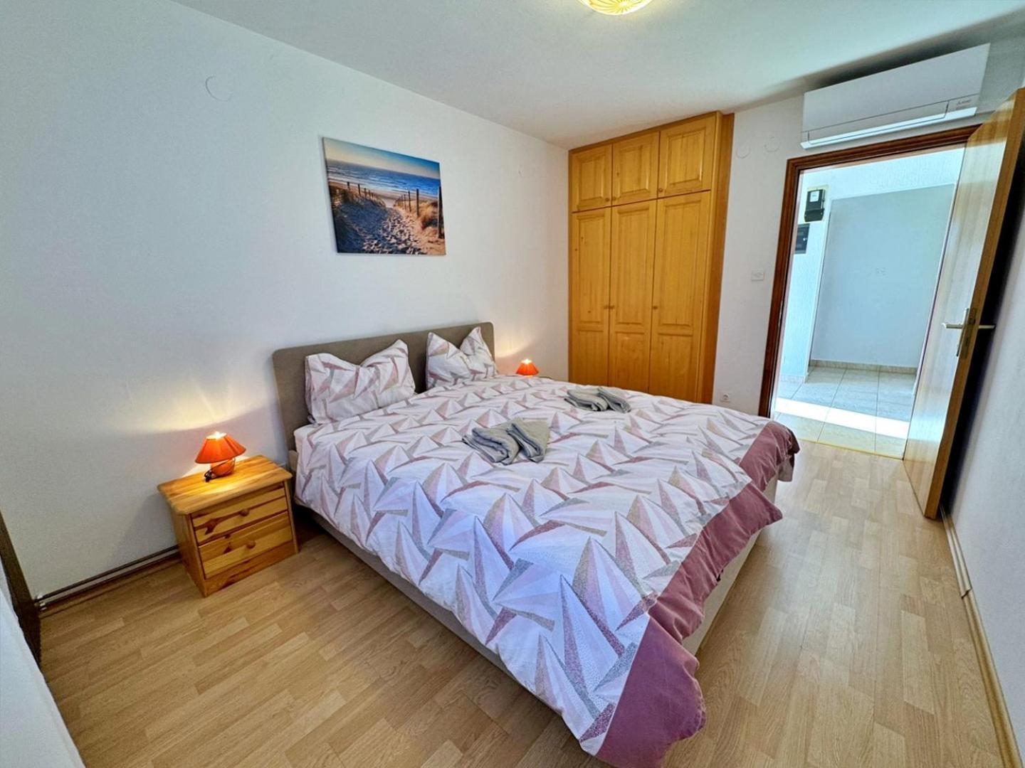 Apartments Pavle Малинска Экстерьер фото